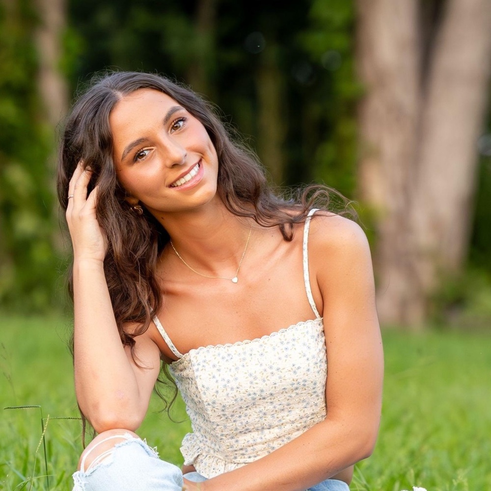 Meet your Posher, Adrianna